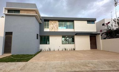 Casa de 4 Recamaras en San Diego Cutz