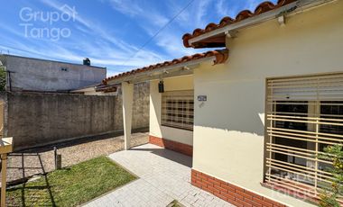 Venta Casa Quilmes Oeste Tres Ambientes Jardin Patio Quincho Cochera APTO CREDITO