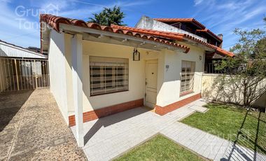 Venta Casa Quilmes Oeste Tres Ambientes Jardin Patio Quincho Cochera APTO CREDITO