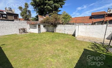 Venta Casa Quilmes Oeste Tres Ambientes Jardin Patio Quincho Cochera APTO CREDITO