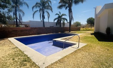 Se vende casa en bosque la primavera