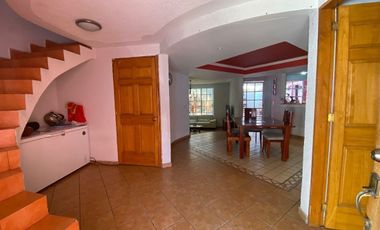 CASA EN RENTA CENTRO DE NAUCALPAN, IMPECABLE Y AMPLIA.