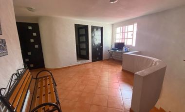 CASA EN RENTA CENTRO DE NAUCALPAN, IMPECABLE Y AMPLIA.