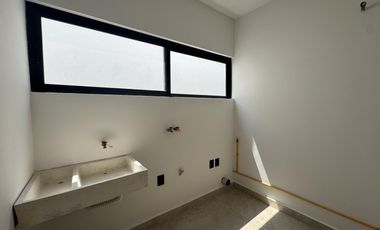 CASA CON 4 HABITACIONES EN LOMAS DEL DORADO EN VENTA