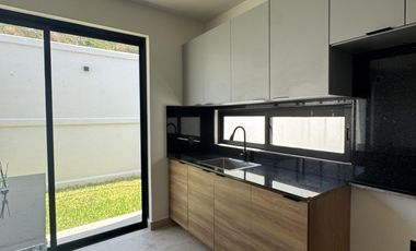 CASA CON 4 HABITACIONES EN LOMAS DEL DORADO EN VENTA