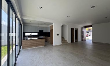 CASA CON 4 HABITACIONES EN LOMAS DEL DORADO EN VENTA