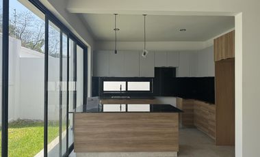 CASA CON 4 HABITACIONES EN LOMAS DEL DORADO EN VENTA