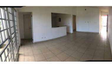 VENDO CASA EN LA CHORRERA ALTOS DEL CAMPO 3R