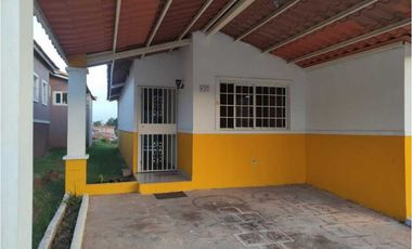 VENDO CASA EN LA CHORRERA ALTOS DEL CAMPO 3R