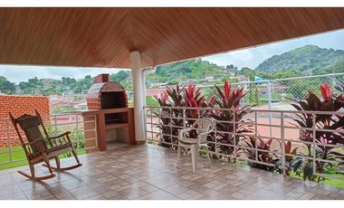 EL BOSQUE / 469M / 3 HABITACIONES / PATIO CON BOHIO / ANEXO JC