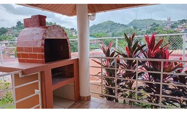 EL BOSQUE / 469M / 3 HABITACIONES / PATIO CON BOHIO / ANEXO JC