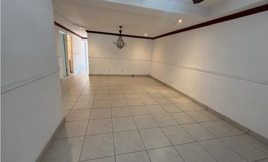 EL BOSQUE / 469M / 3 HABITACIONES / PATIO CON BOHIO / DEBAJO AVALUO