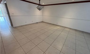 EL BOSQUE / 469M / 3 HABITACIONES / PATIO CON BOHIO / DEBAJO AVALUO