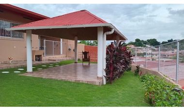 EL BOSQUE / 469M / 3 HABITACIONES / PATIO CON BOHIO / ANEXO JC