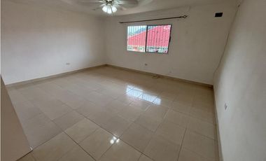 EL BOSQUE / 469M / 3 HABITACIONES / PATIO CON BOHIO / DEBAJO AVALUO