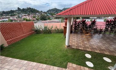 EL BOSQUE / 469M / 3 HABITACIONES / PATIO CON BOHIO / DEBAJO AVALUO