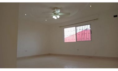 EL BOSQUE / 469M / 3 HABITACIONES / PATIO CON BOHIO / ANEXO JC