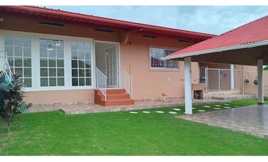 EL BOSQUE / 469M / 3 HABITACIONES / PATIO CON BOHIO / ANEXO JC