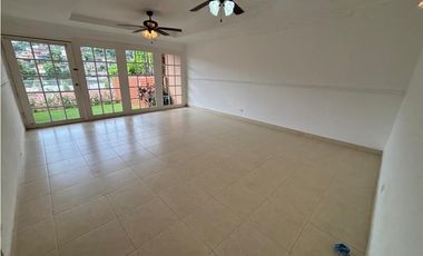 EL BOSQUE / 469M / 3 HABITACIONES / PATIO CON BOHIO / DEBAJO AVALUO