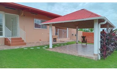 EL BOSQUE / 469M / 3 HABITACIONES / PATIO CON BOHIO / ANEXO JC