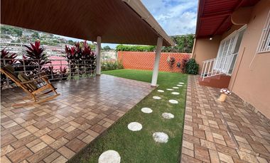 EL BOSQUE / 469M / 3 HABITACIONES / PATIO CON BOHIO / DEBAJO AVALUO