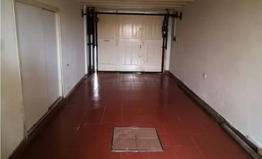 CHALET 4 AMBIENTES - BERNARDO DE YRIGOYEN 3700