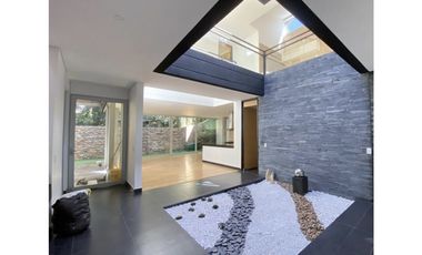 Casa en Arriendo en Envigado El Atravesado