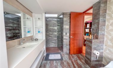 casa moderna de 4 habitaciones POBLADO MEDELLIN San Lucas