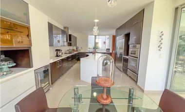 casa moderna de 4 habitaciones POBLADO MEDELLIN San Lucas