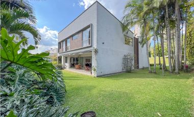 casa moderna de 4 habitaciones POBLADO MEDELLIN San Lucas