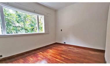 Vendo o arriendo casa recién remodelada cerca al Tesoro