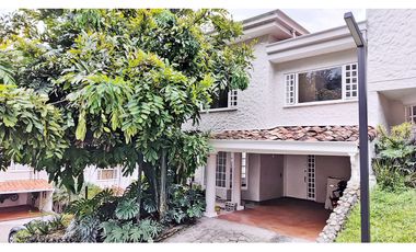 Vendo o arriendo casa recién remodelada cerca al Tesoro