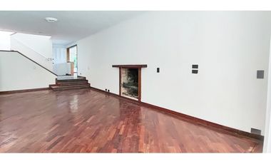Vendo o arriendo casa recién remodelada cerca al Tesoro