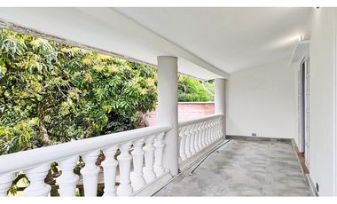 Vendo o arriendo casa recién remodelada cerca al Tesoro