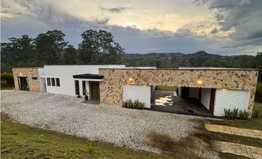 Arriendo casa campestre un solo nivel en unidad cerrada Cabeceras