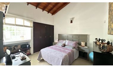 MODERNA CASA CON SISTEMA DE PANEL SOLAR Rodadero Reservado-060-