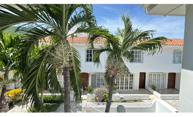 MODERNA CASA CON SISTEMA DE PANEL SOLAR Rodadero Reservado-060-