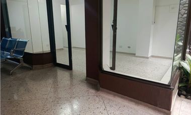 SE ARRIENDA LOCAL EN EL CENTRO