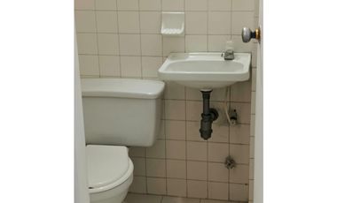 SE ARRIENDA LOCAL EN EL CENTRO