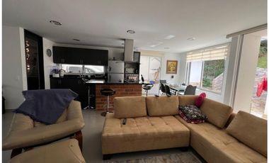 Venta de Casa en Unidad cerrada en el Retiro