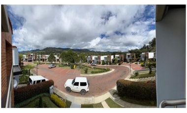 Venta de Casa en Unidad cerrada en el Retiro