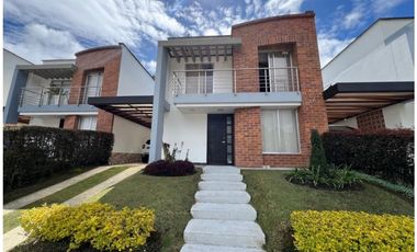 Venta de Casa en Unidad cerrada en el Retiro