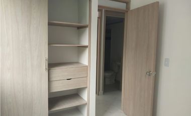 ALQUILO APARTAMENTO EN EL SECTOR LAGO LA PRADERA COD 9487402