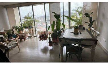 Apartamento con excelente vista cerca a Makro - 005