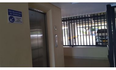 Apartamento con excelente vista cerca a Makro - 005