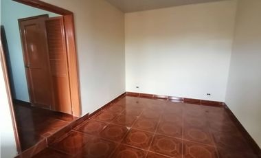 ARRIENDO CASA BARRIO GUAYAQUIL