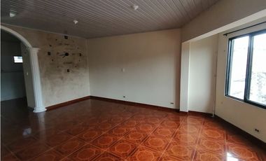 ARRIENDO CASA BARRIO GUAYAQUIL