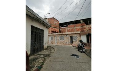 ARRIENDO CASA BARRIO GUAYAQUIL