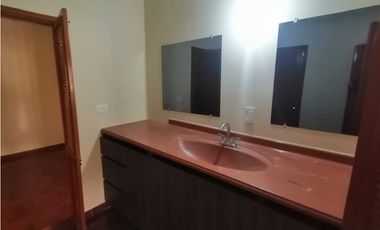 ARRIENDO CASA BARRIO GUAYAQUIL
