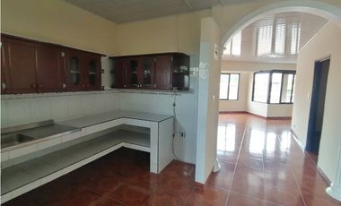 ARRIENDO CASA BARRIO GUAYAQUIL